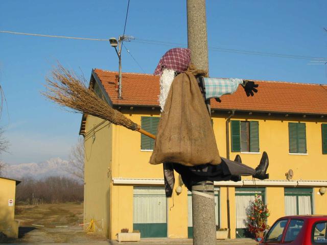 natale, capodanno, befana, carnevale, halloween, pasqua, primo maggio, due giugno, liberazione, repubblica, 25 aprile, pasquetta, donna, mamma, festa,